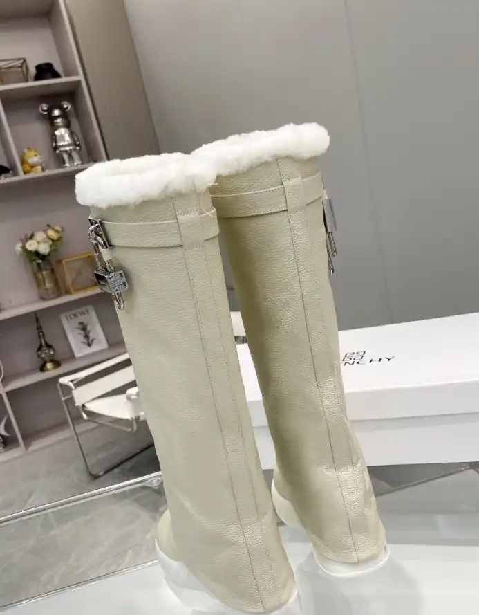 hype Givenchy Boots