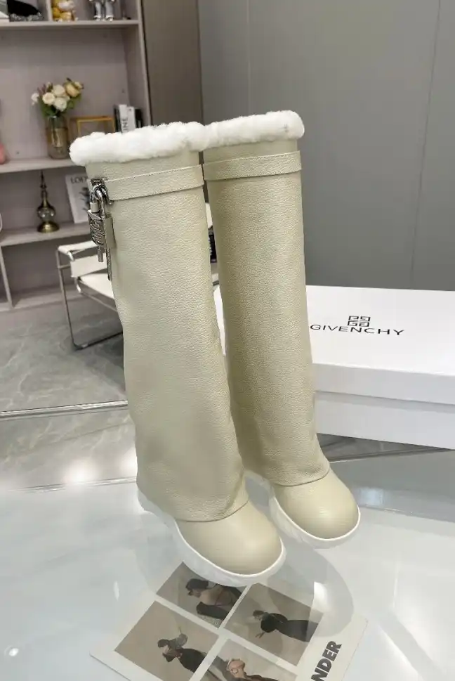 hype Givenchy Boots