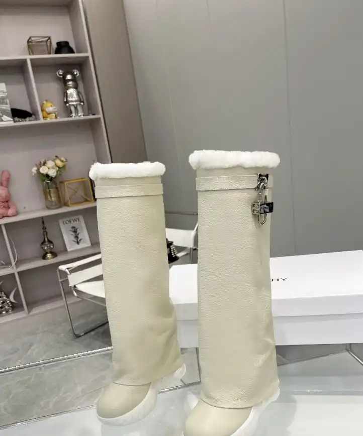 hype Givenchy Boots