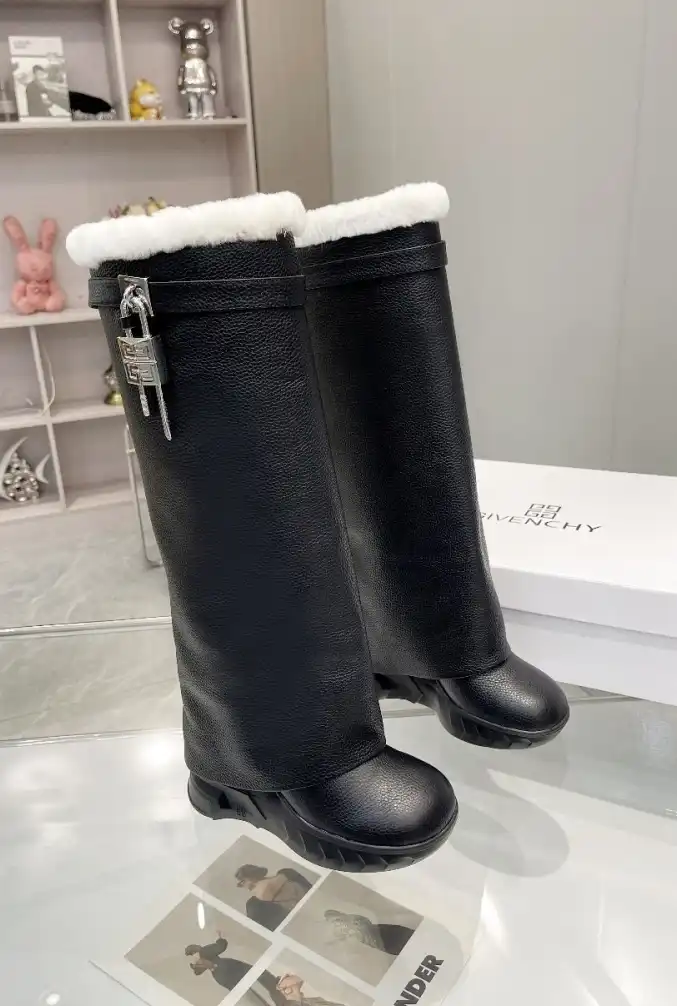 hype Givenchy Boots