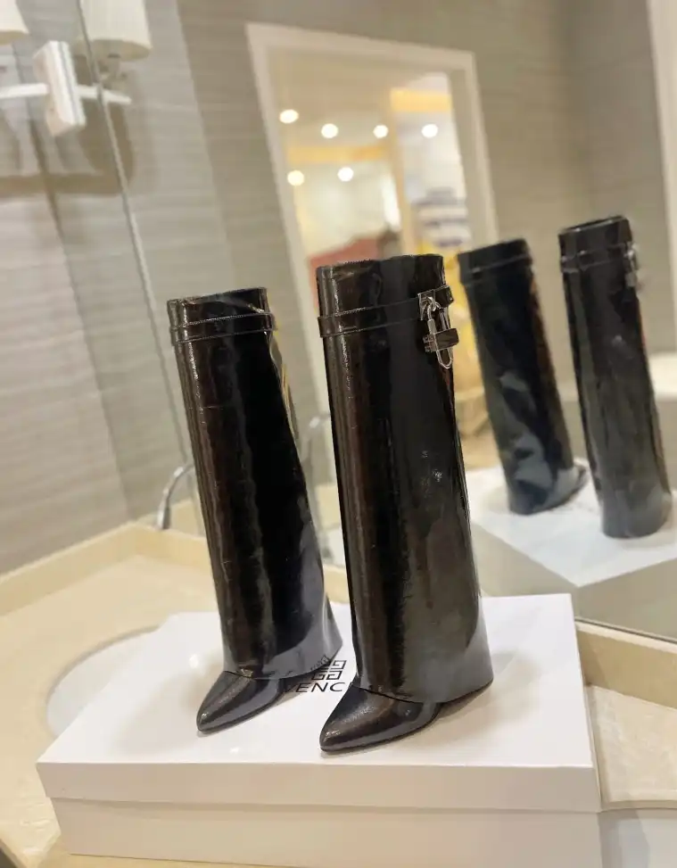 hype Givenchy Boots