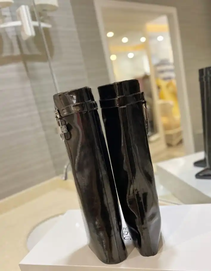 hype Givenchy Boots