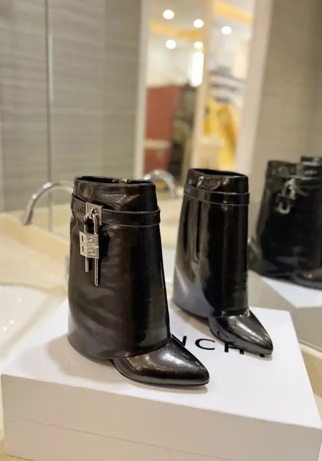 hype Givenchy Boots