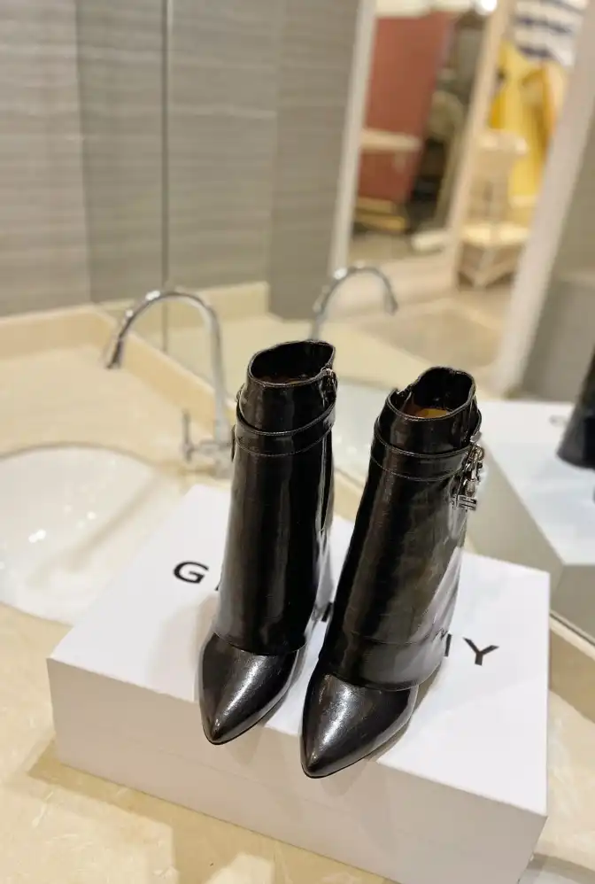 hype Givenchy Boots