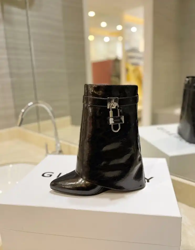 hype Givenchy Boots