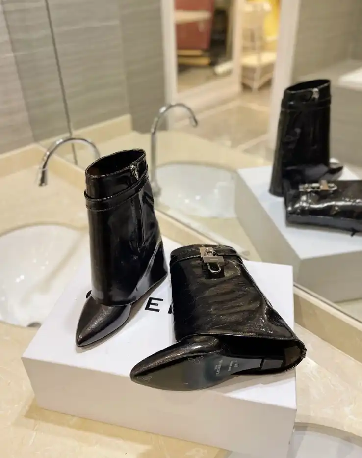 hype Givenchy Boots