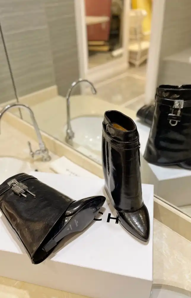 hype Givenchy Boots