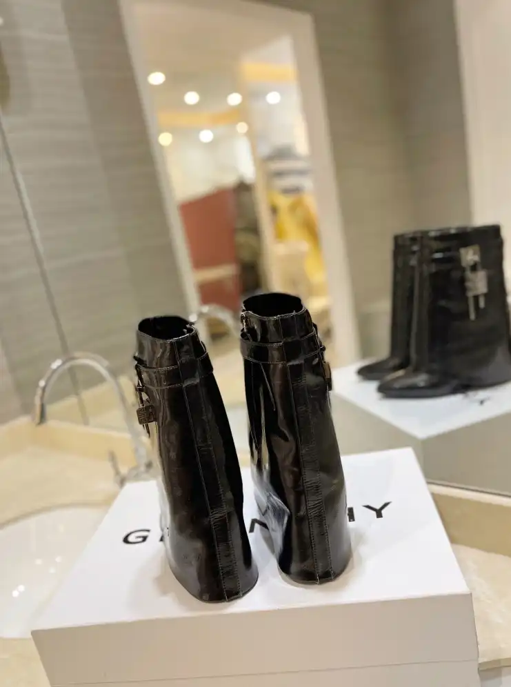 hype Givenchy Boots