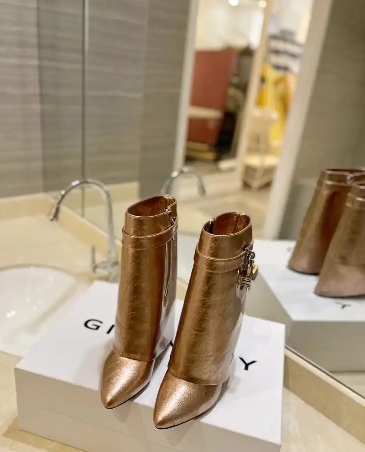 hype Givenchy Boots