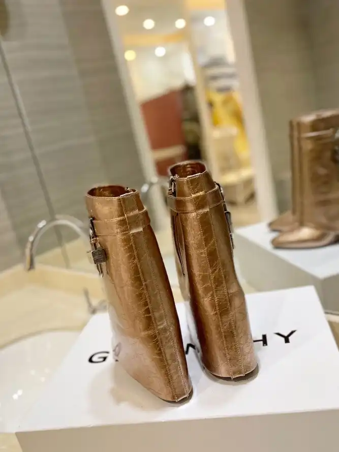 hype Givenchy Boots