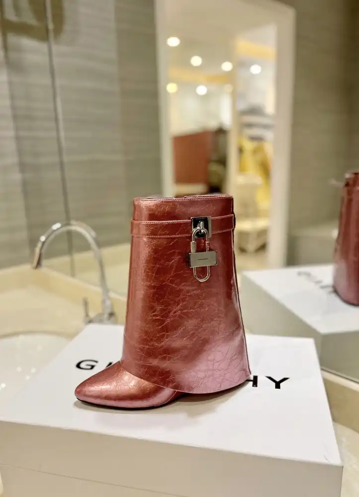 hype Givenchy Boots