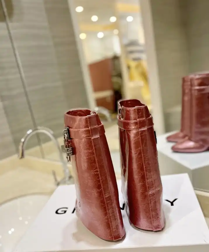 hype Givenchy Boots