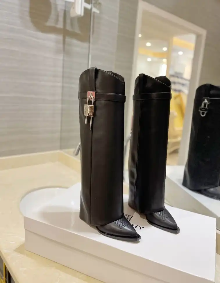 hype Givenchy Boots