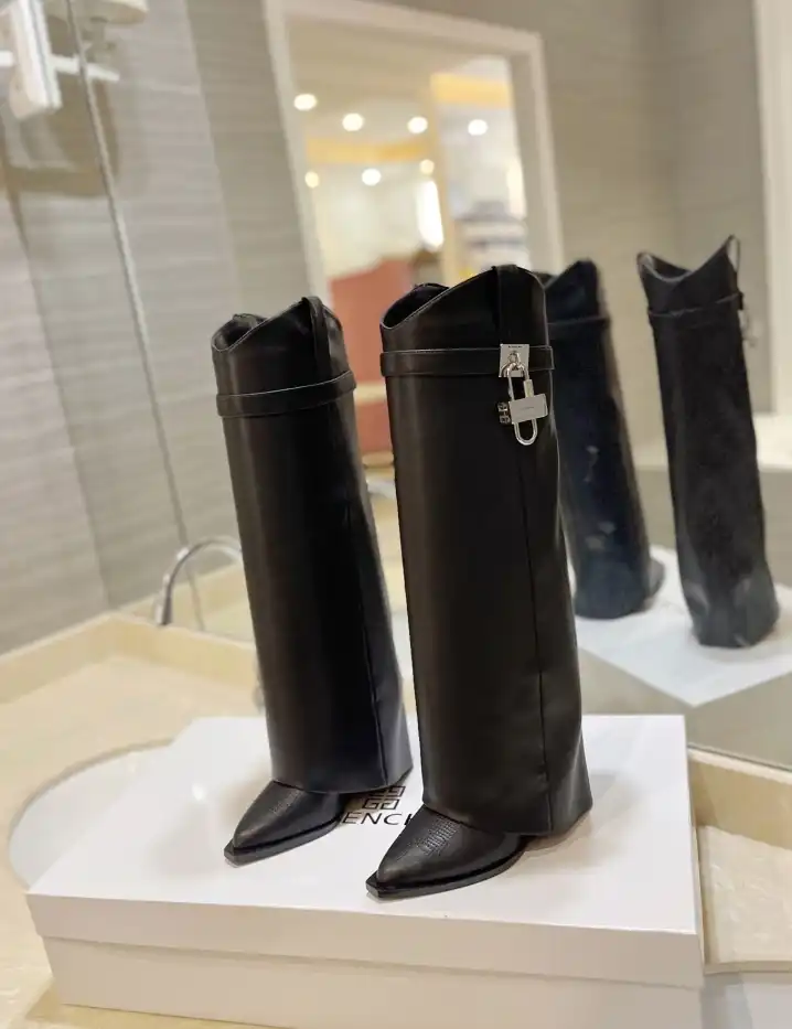 hype Givenchy Boots