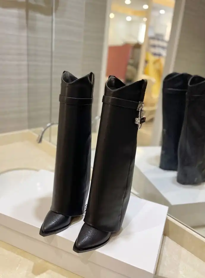 hype Givenchy Boots