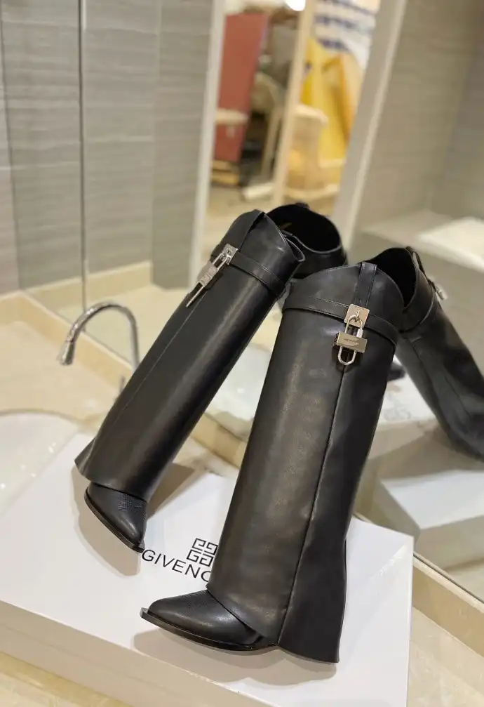 hype Givenchy Boots