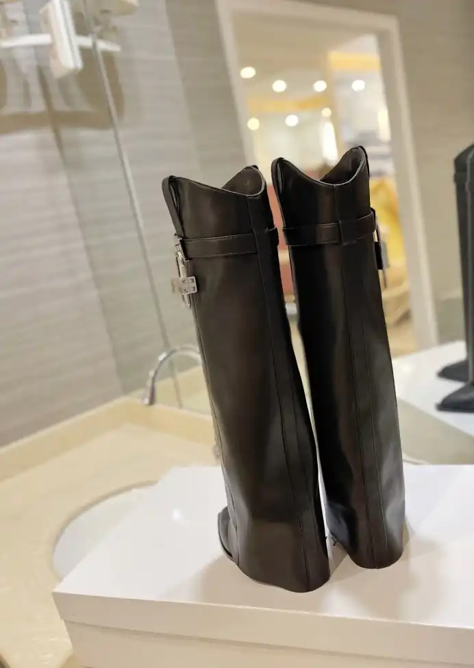 hype Givenchy Boots