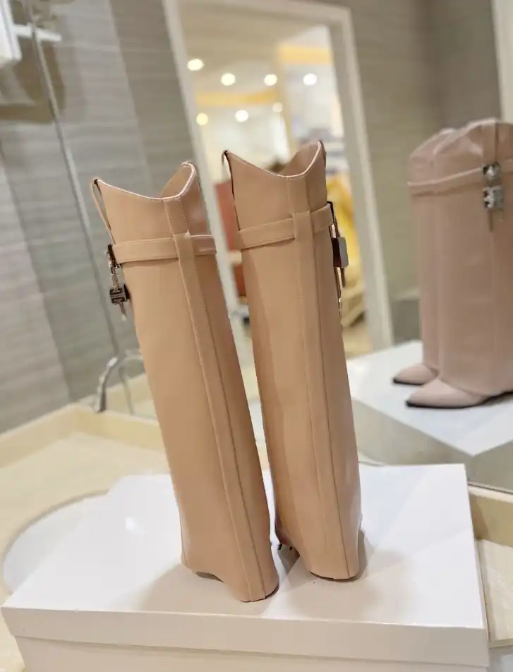 hype Givenchy Boots