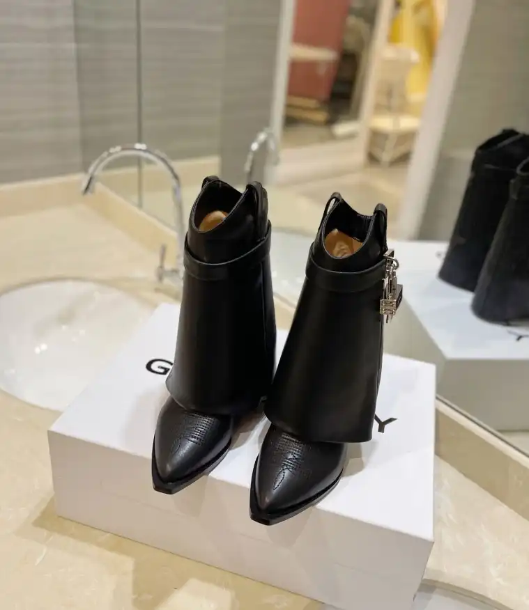 hype Givenchy Boots