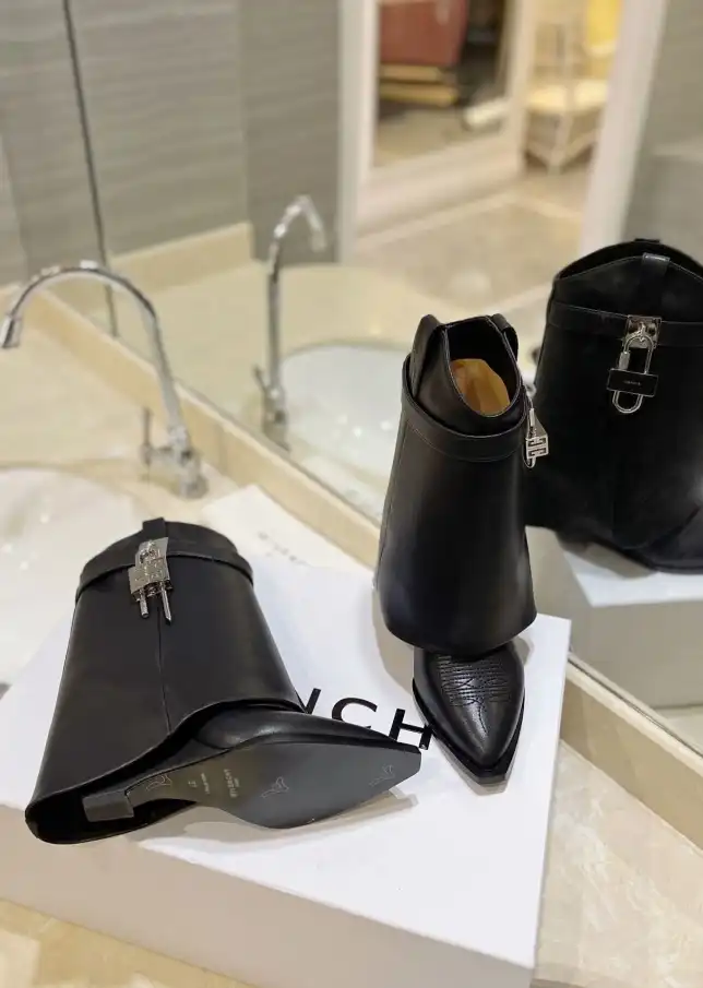 hype Givenchy Boots