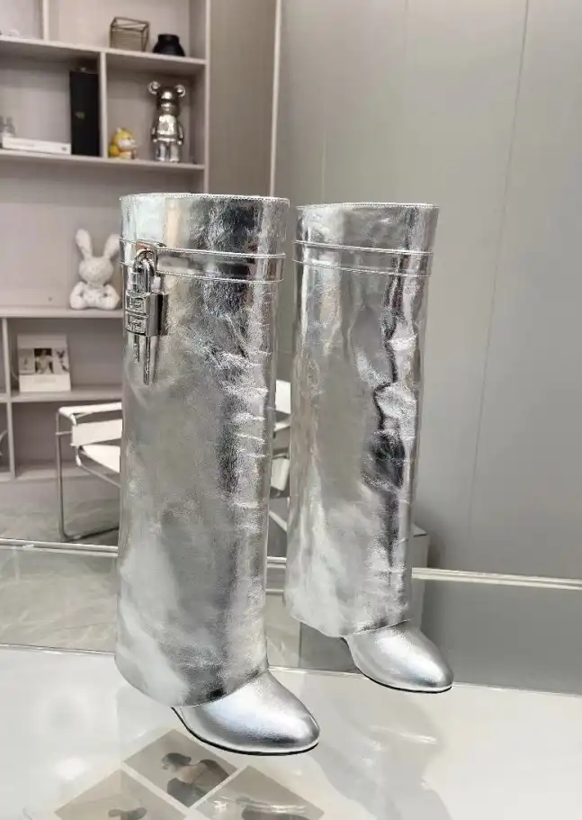 hype Givenchy Boots