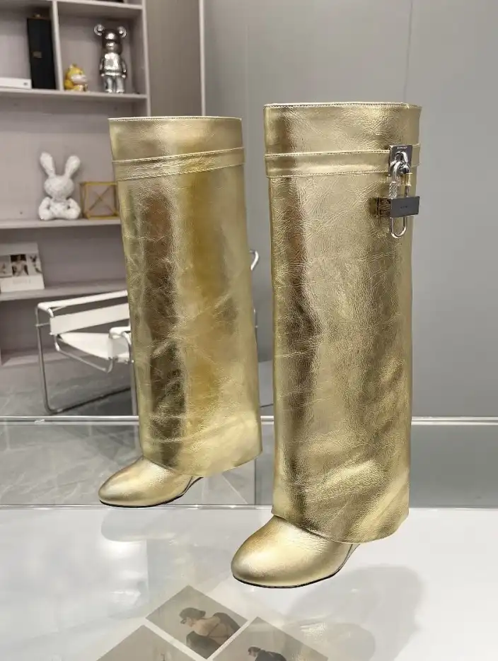 hype Givenchy Boots