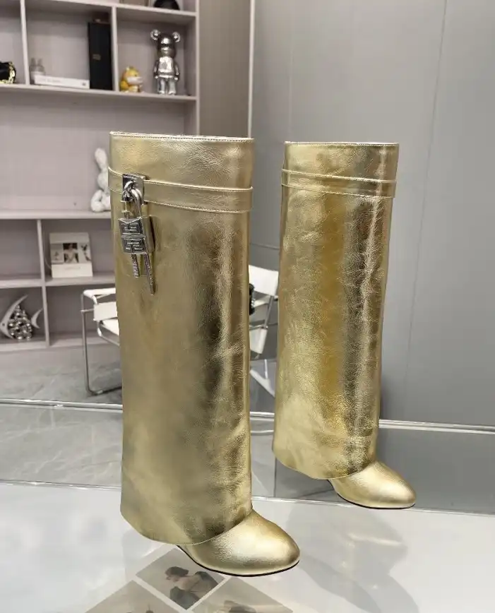 hype Givenchy Boots