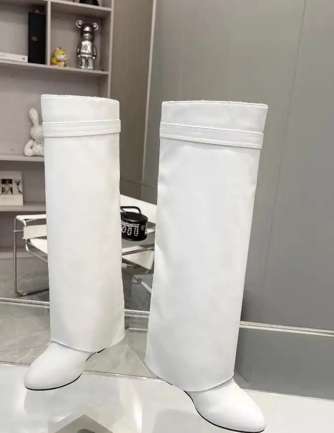 hype Givenchy Boots