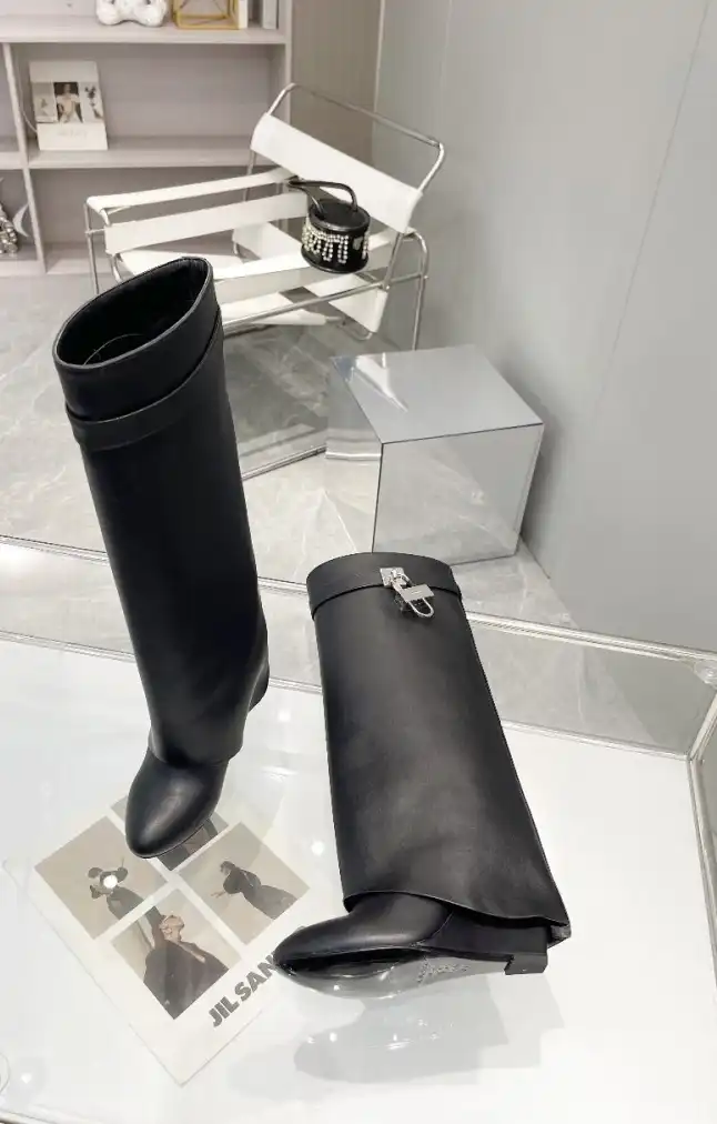 hype Givenchy Boots