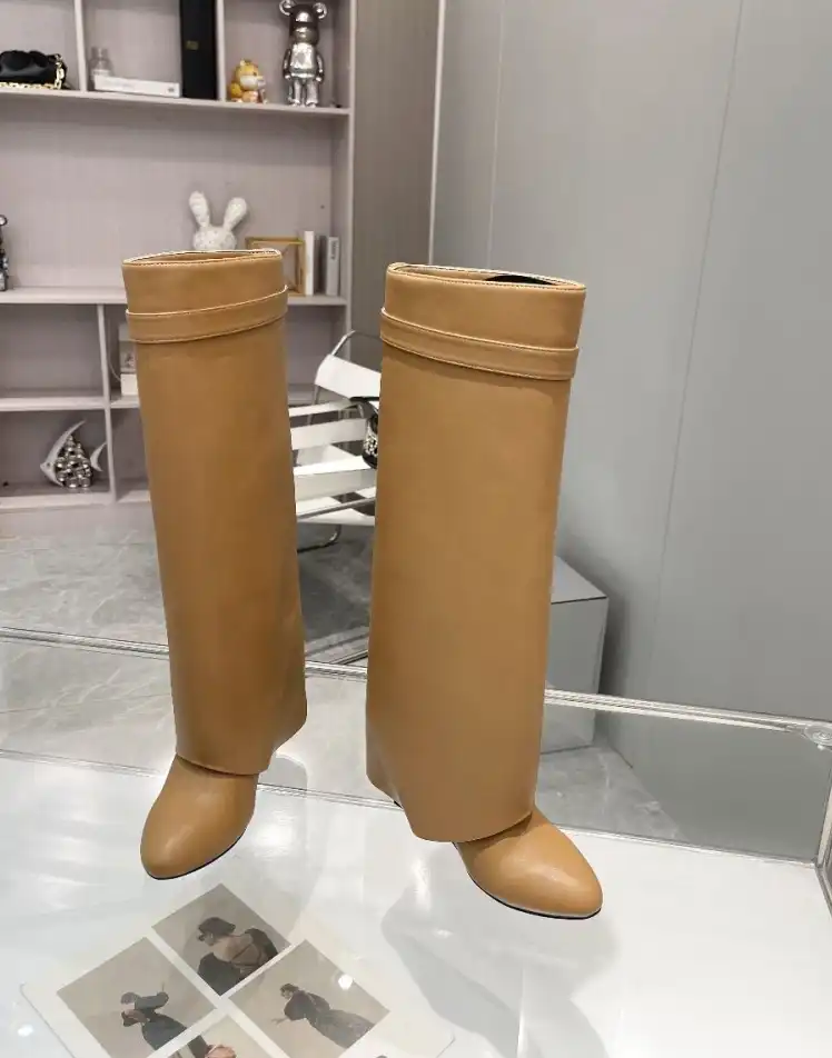 hype Givenchy Boots