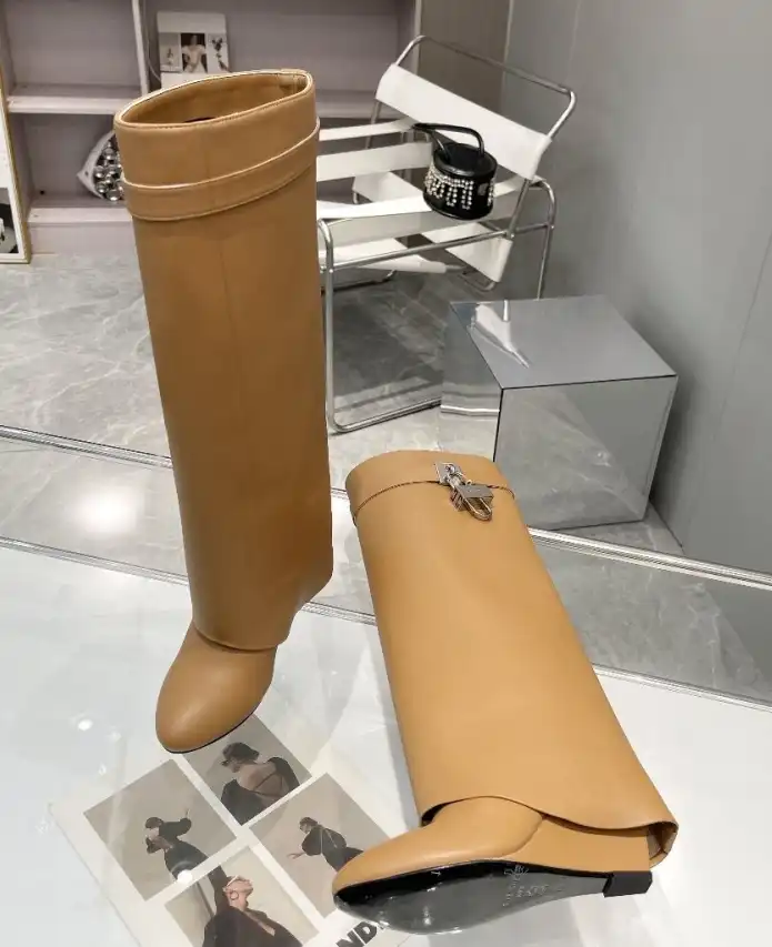 hype Givenchy Boots