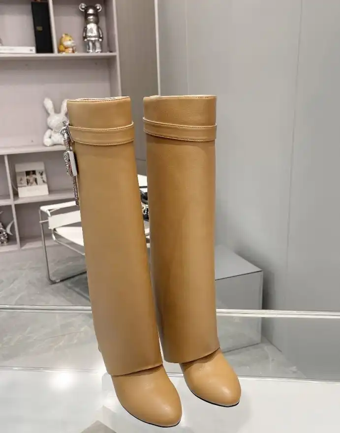 hype Givenchy Boots