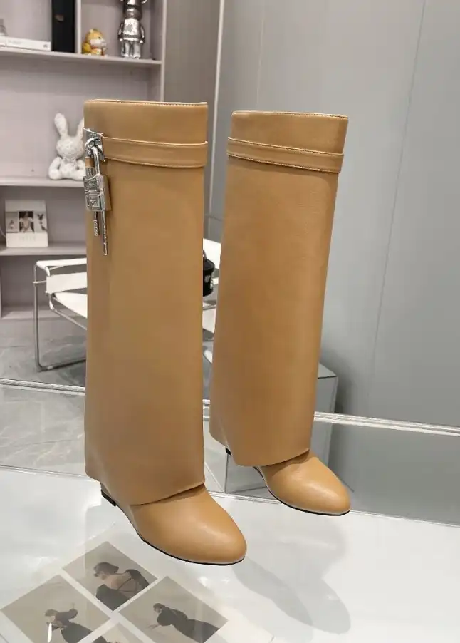 hype Givenchy Boots