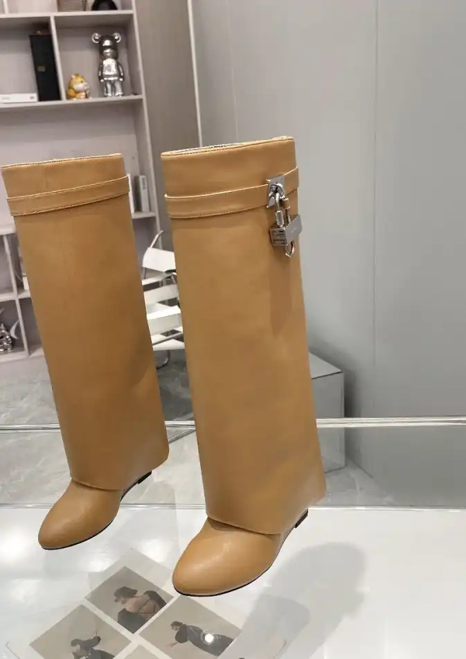 hype Givenchy Boots