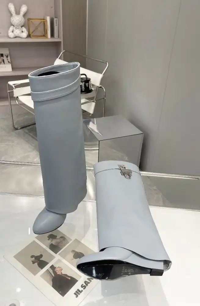 hype Givenchy Boots