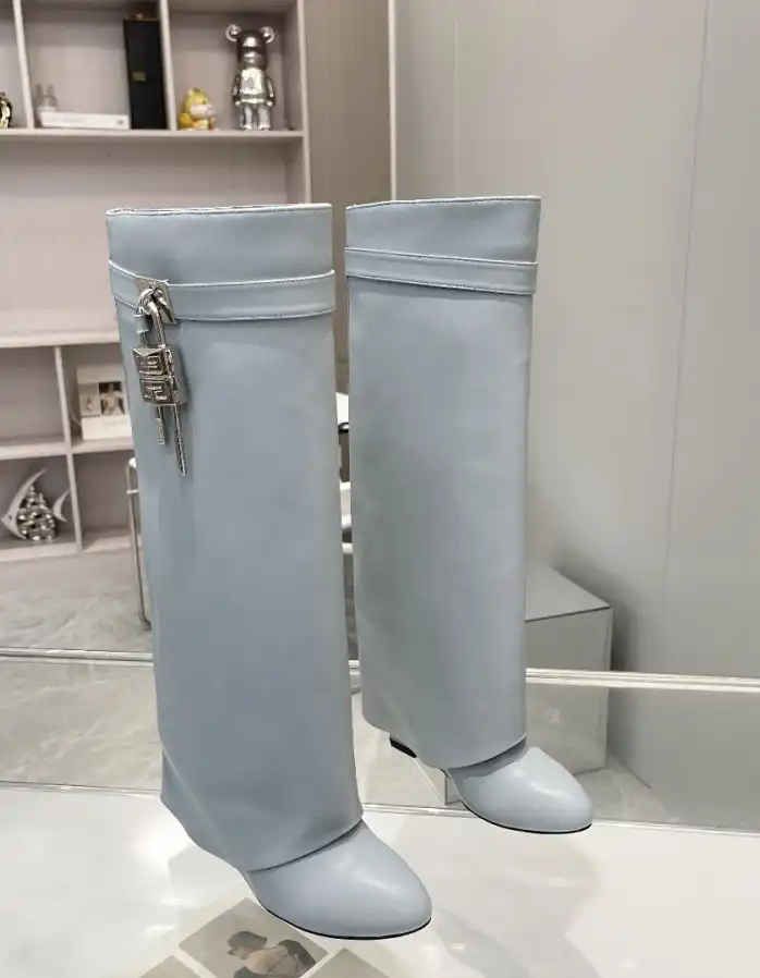 hype Givenchy Boots