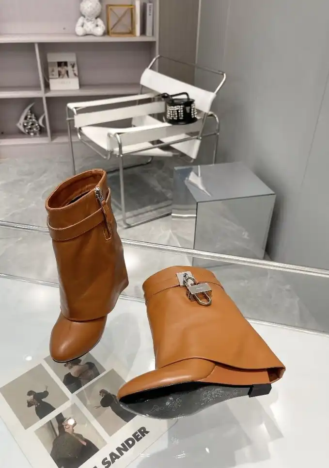 hype Givenchy Boots