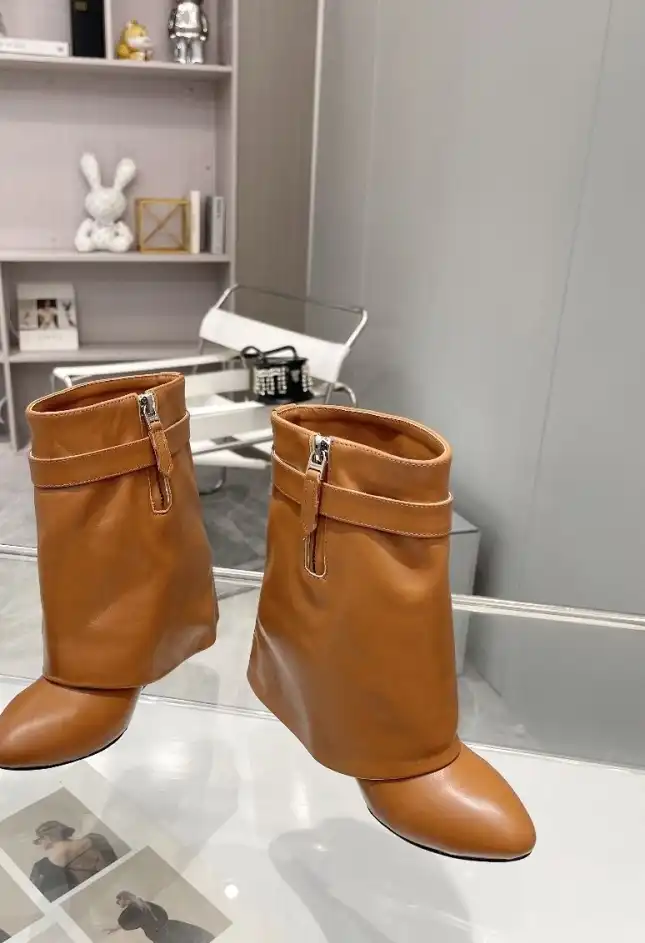 hype Givenchy Boots