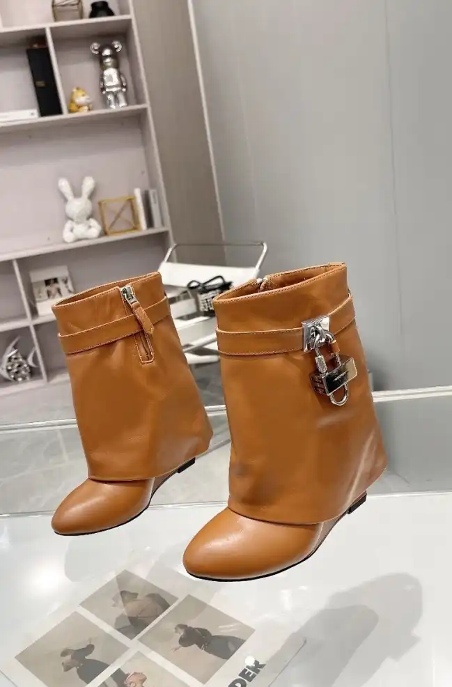 hype Givenchy Boots