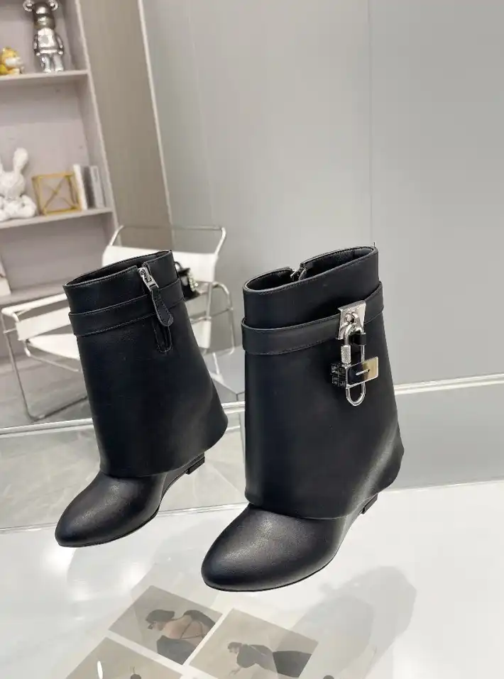 hype Givenchy Boots