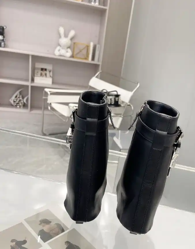 hype Givenchy Boots