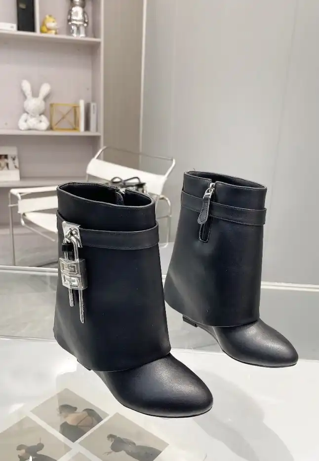 hype Givenchy Boots