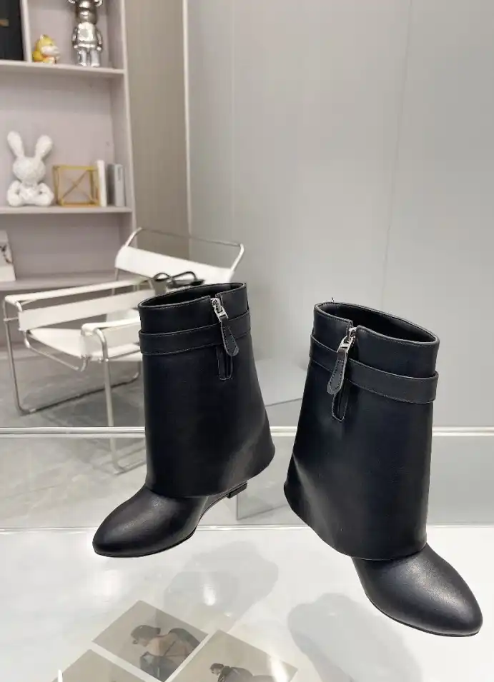 hype Givenchy Boots