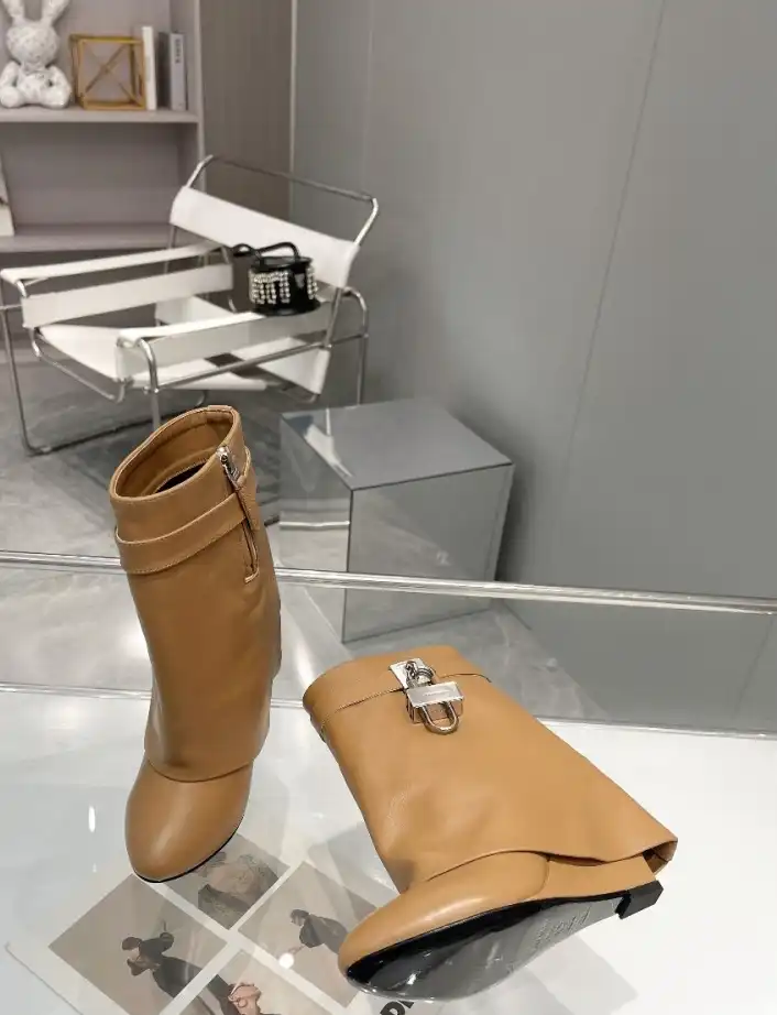 hype Givenchy Boots