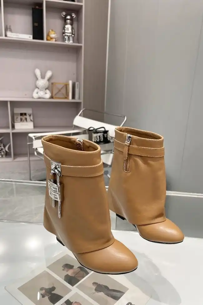 hype Givenchy Boots