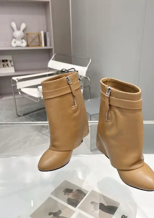 hype Givenchy Boots