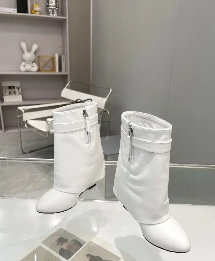 hype Givenchy Boots