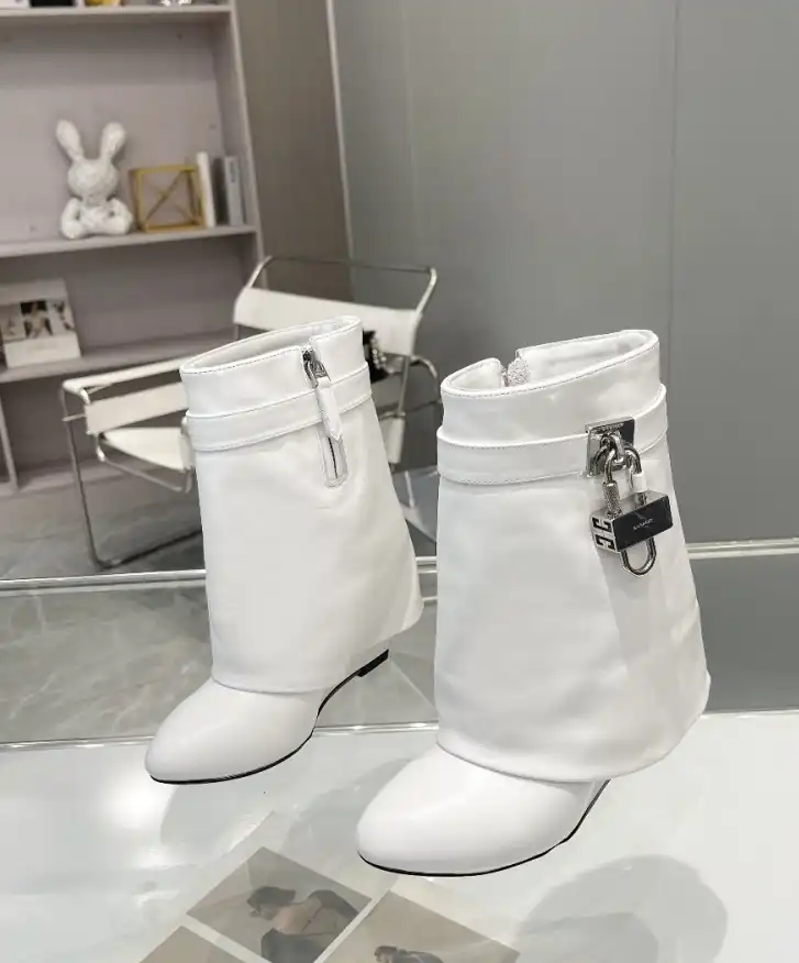 hype Givenchy Boots