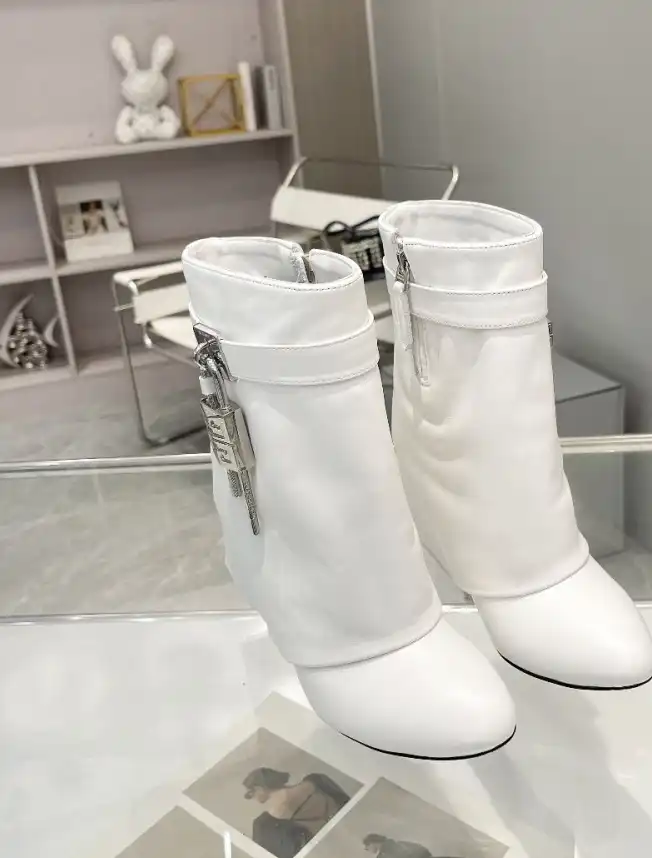 hype Givenchy Boots