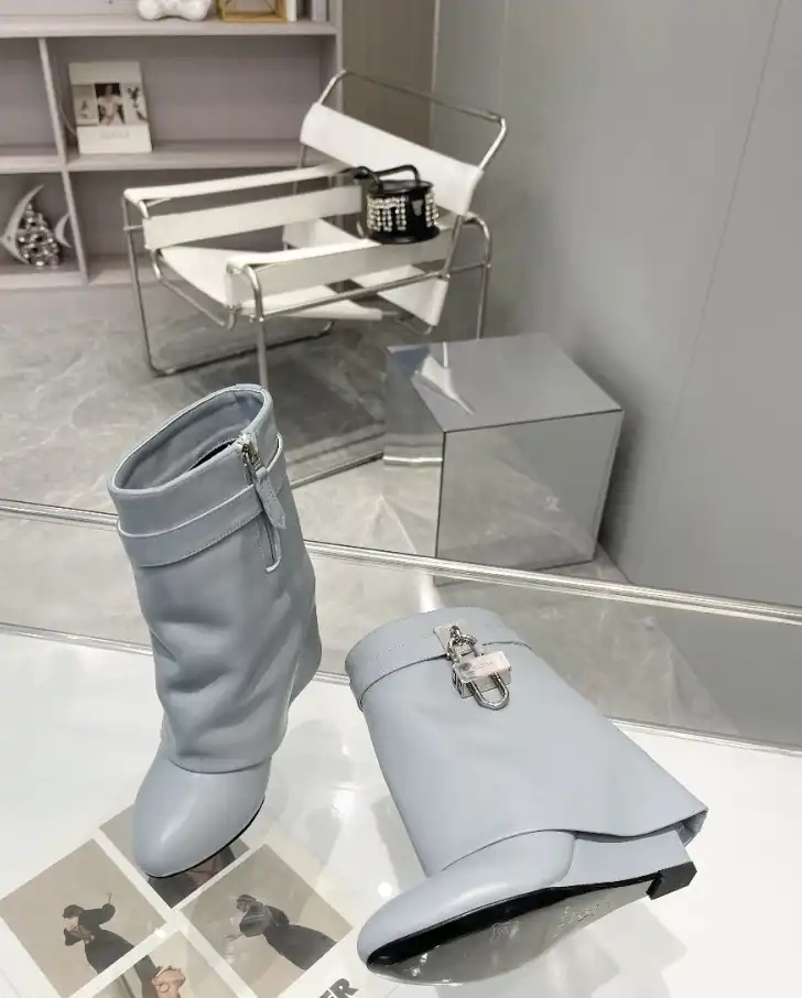 hype Givenchy Boots